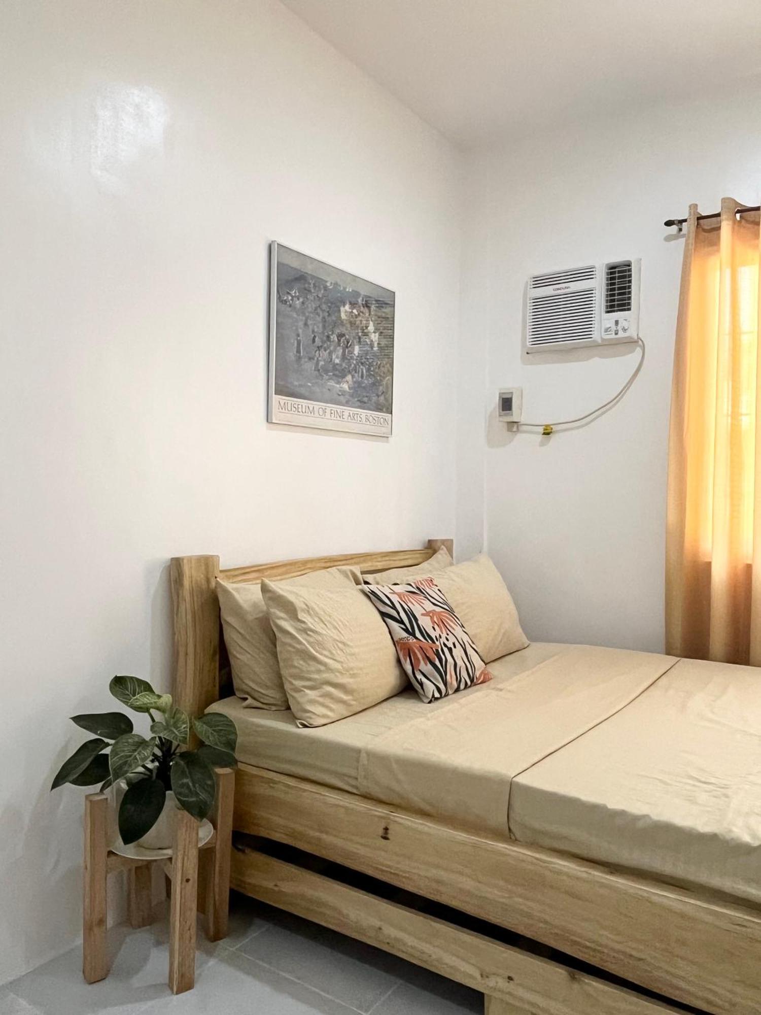 Sunnydale Apartelle -Room Accommodation Near Calatagan Beach Resorts Batangas Esterno foto