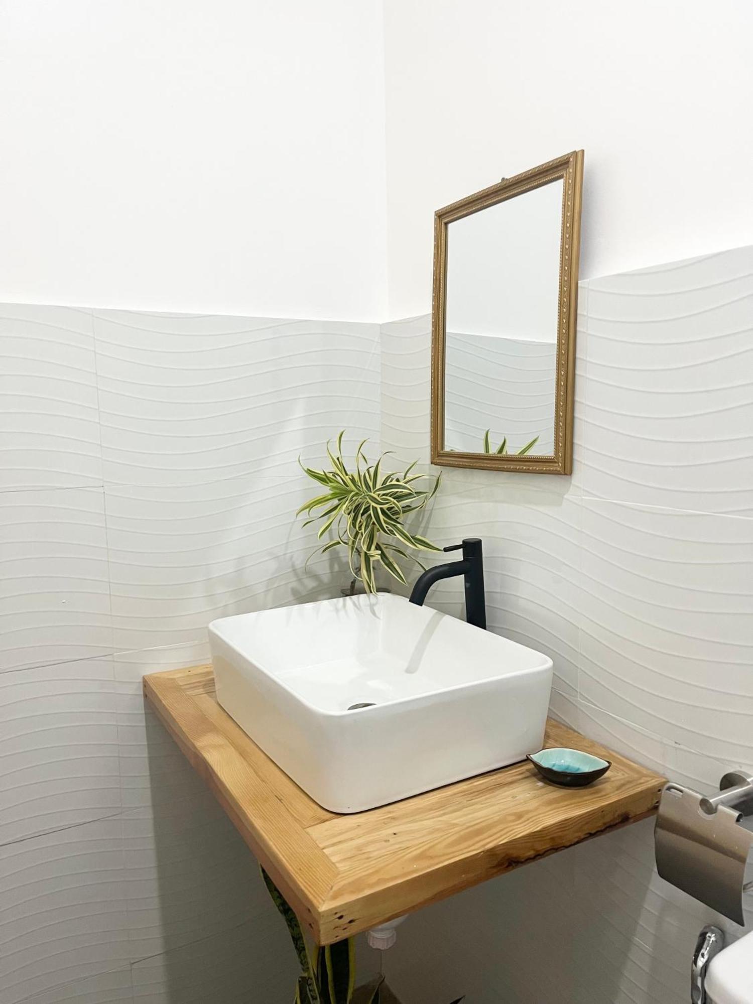 Sunnydale Apartelle -Room Accommodation Near Calatagan Beach Resorts Batangas Esterno foto